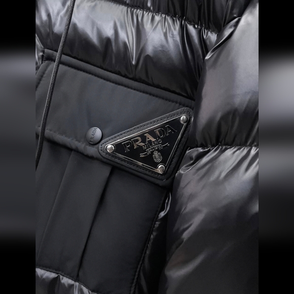 PRADA MILANO ENAMEL TRIANGLE LOGO LINEA ROSSA NYLON HOODED PUFFER JACKET XL - Picture 3 of 16